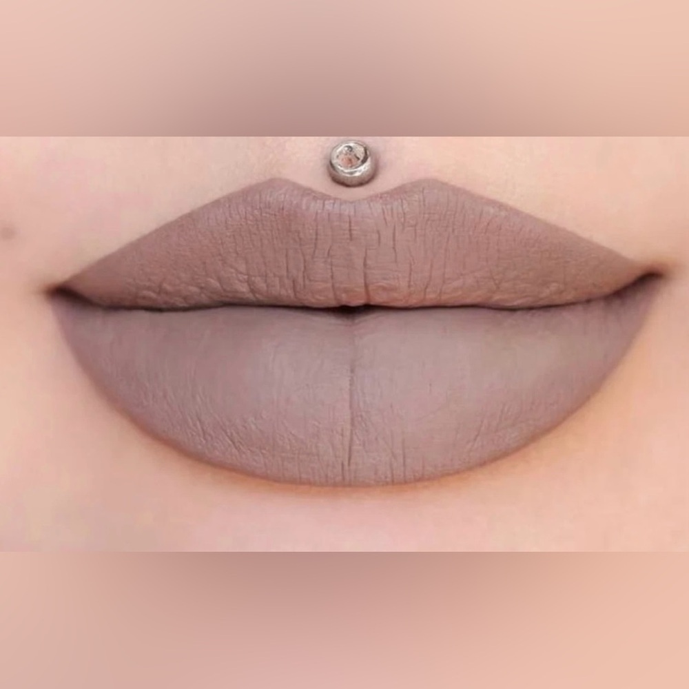 Jeffree Star Velour Liquor Lipstick Posh Spice NIB